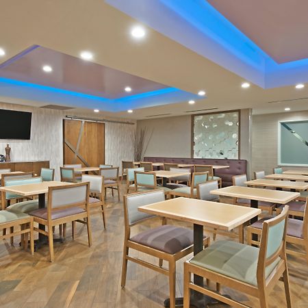 Holiday Inn Express & Suites New Cumberland By Ihg Bagian luar foto