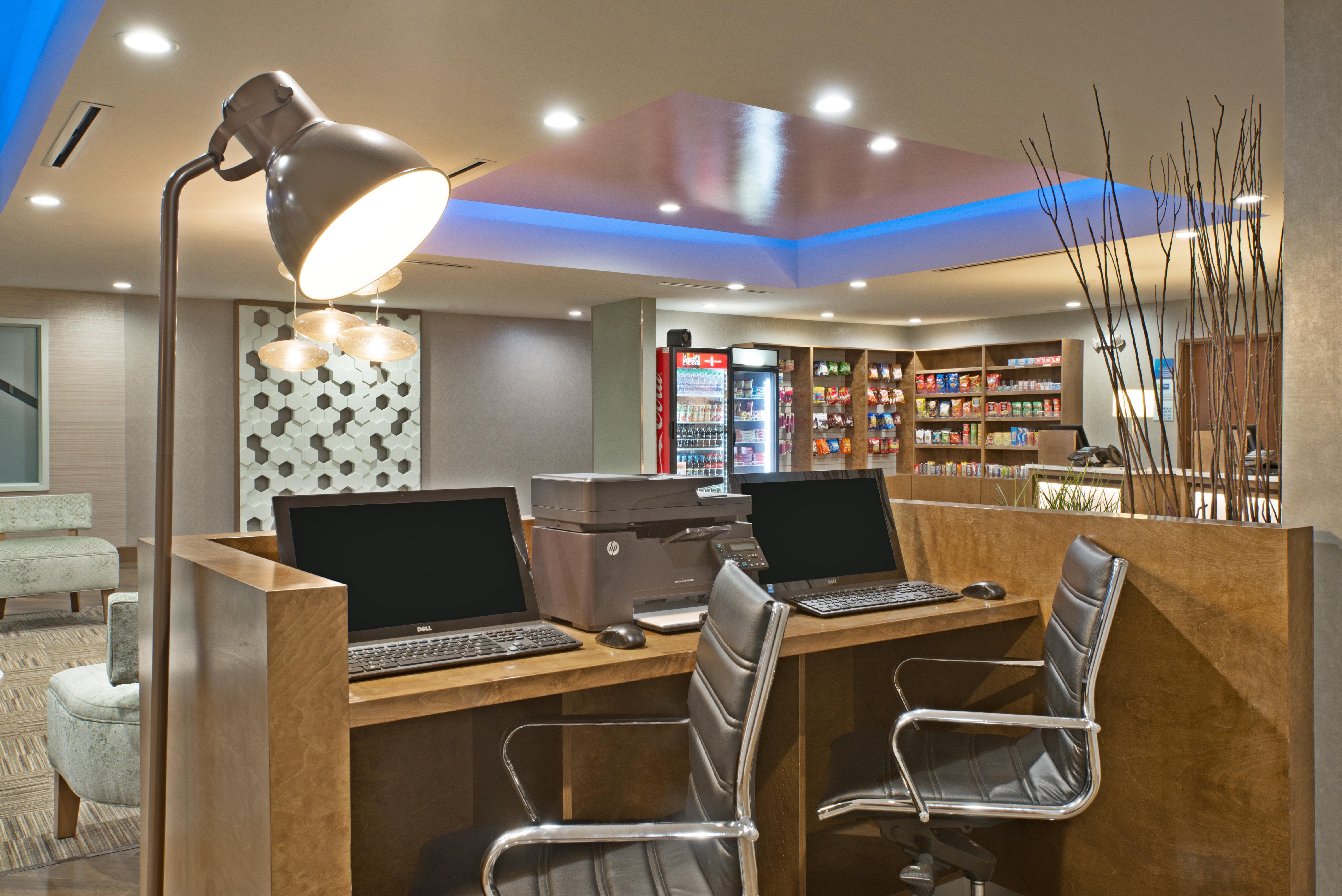 Holiday Inn Express & Suites New Cumberland By Ihg Bagian luar foto