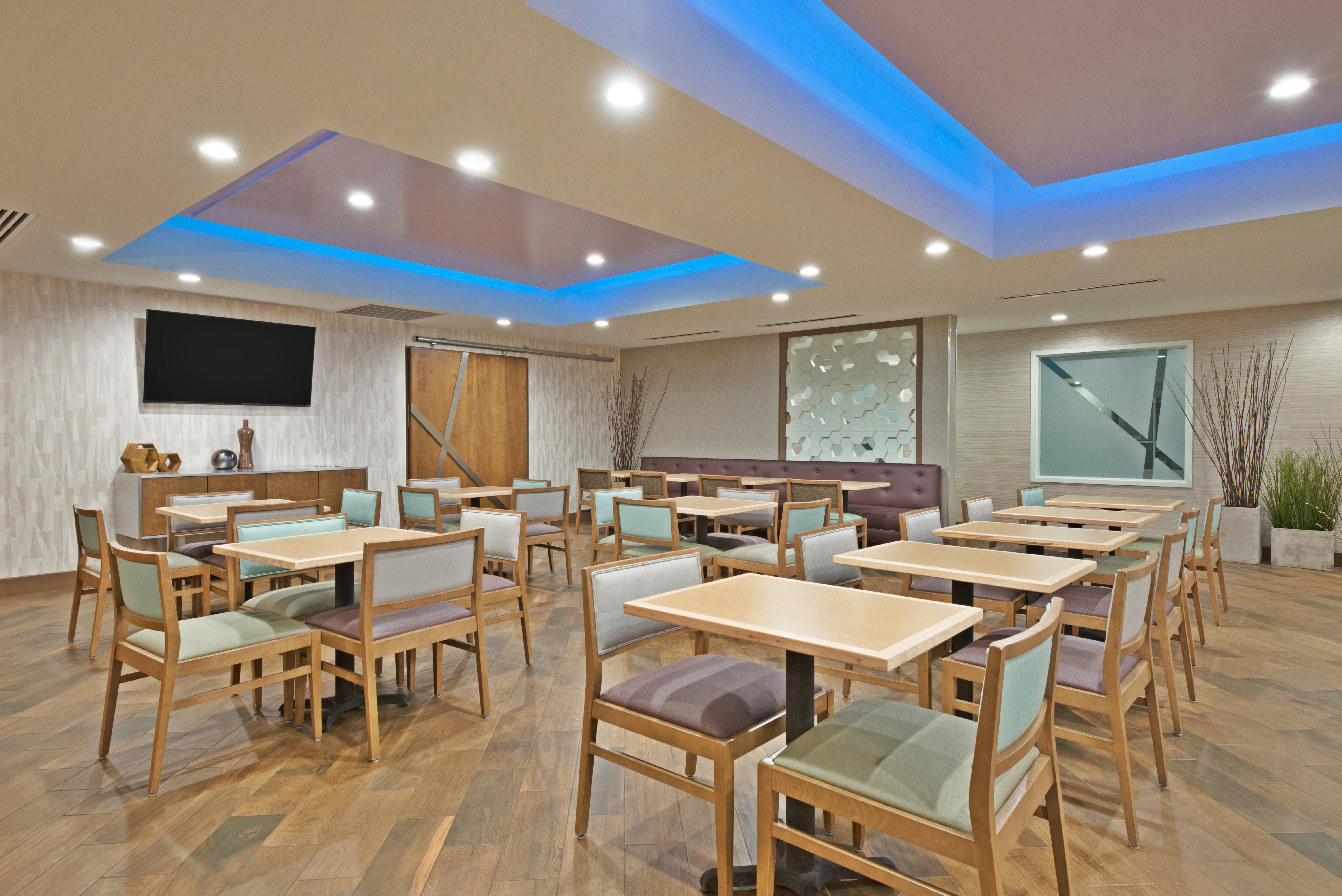Holiday Inn Express & Suites New Cumberland By Ihg Bagian luar foto