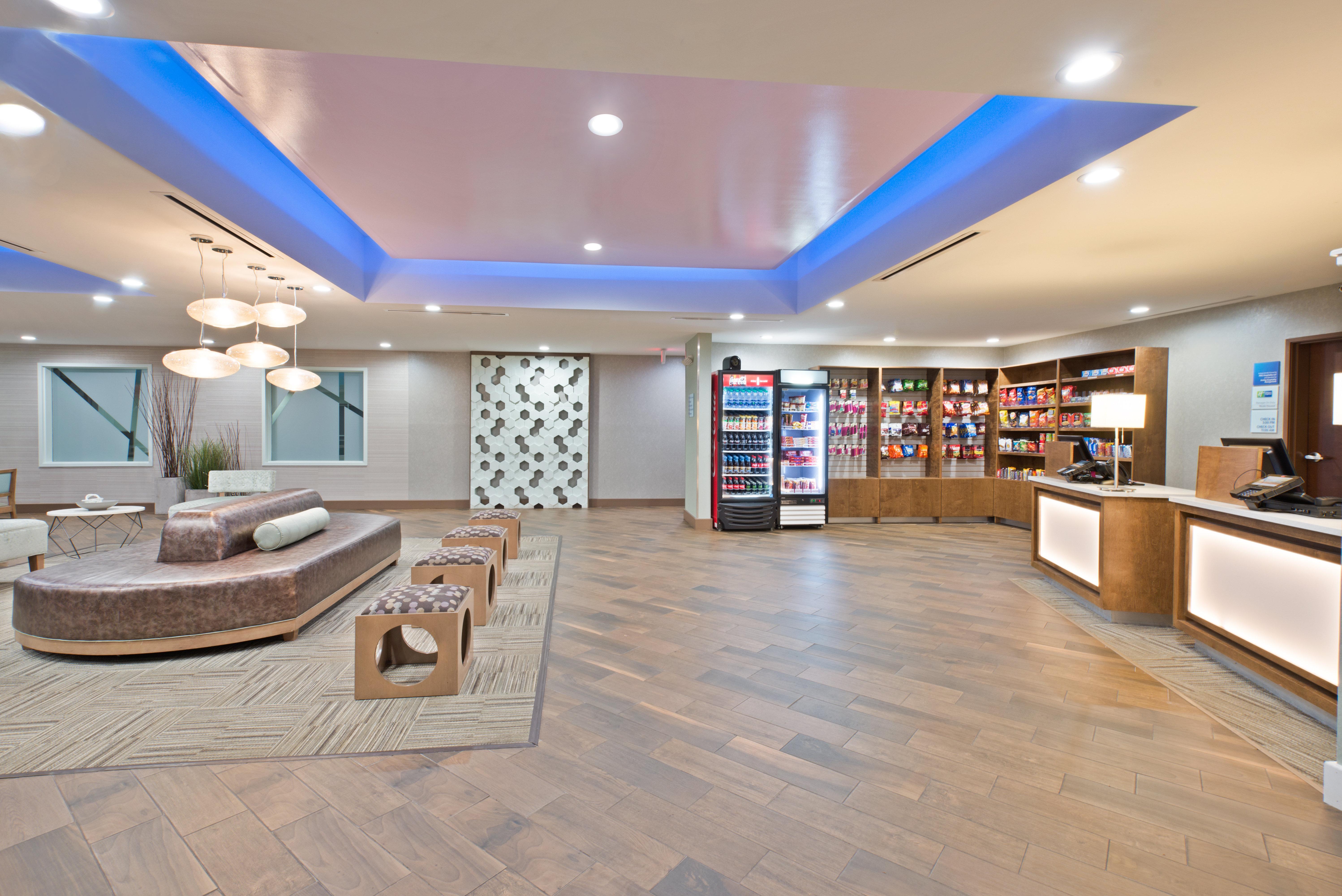 Holiday Inn Express & Suites New Cumberland By Ihg Bagian luar foto