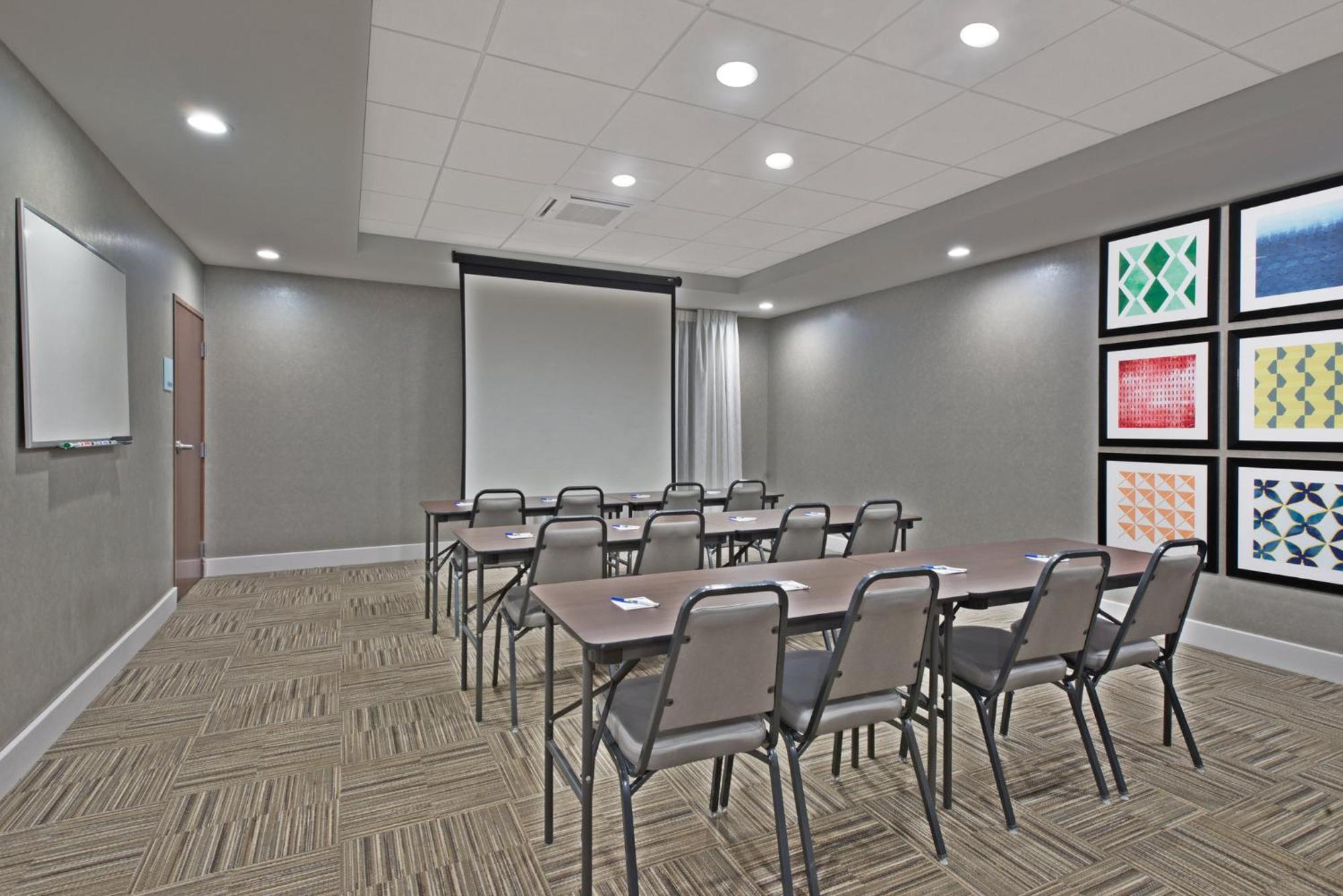 Holiday Inn Express & Suites New Cumberland By Ihg Bagian luar foto