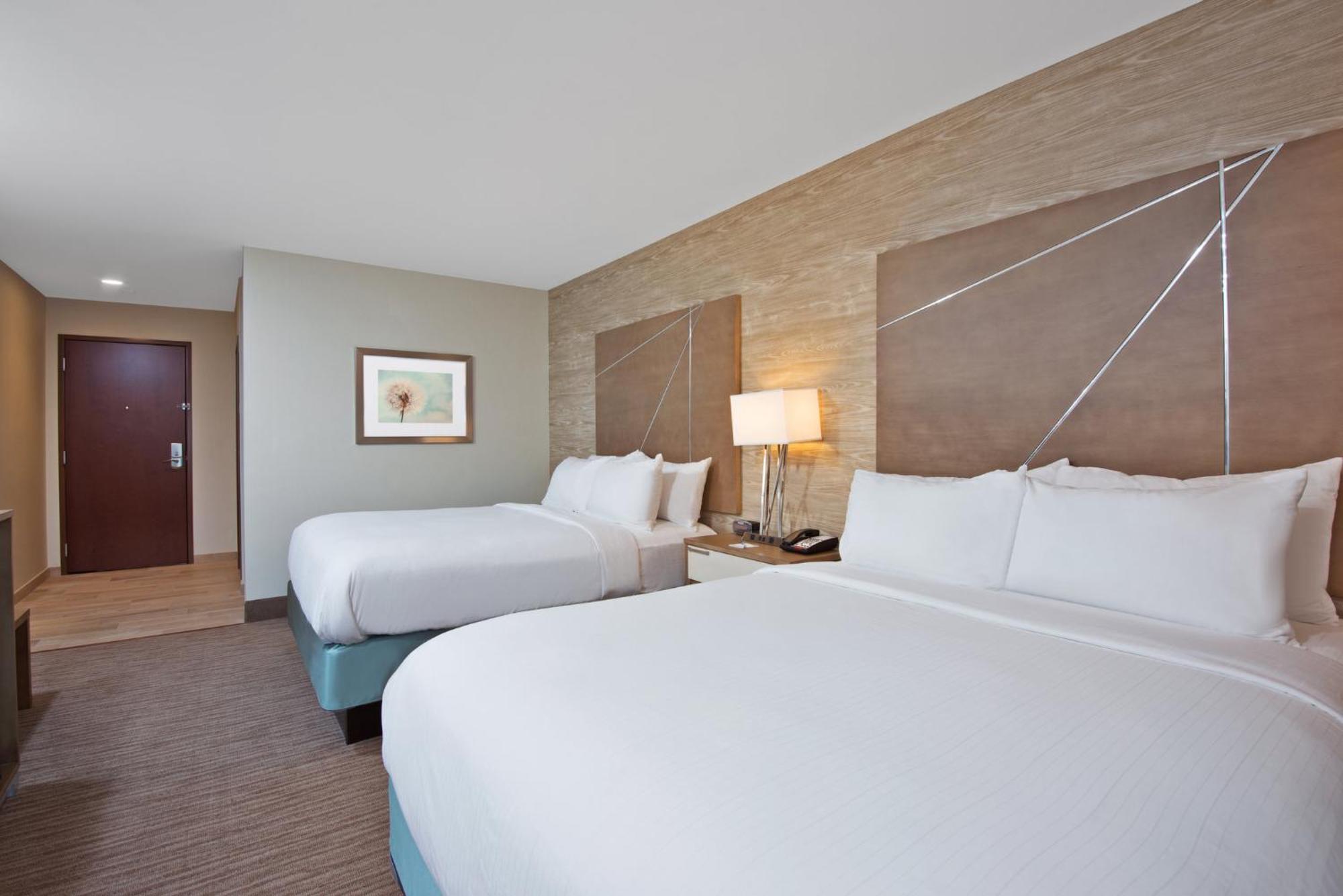 Holiday Inn Express & Suites New Cumberland By Ihg Bagian luar foto